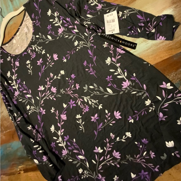 🌸🌸 Preswick & Moore Black Floral Long Sleeve Top - Picture 3 of 3